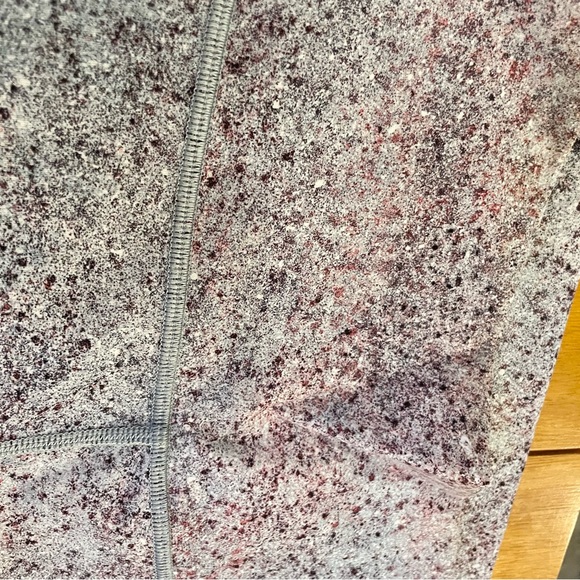 Lululemon Size 12 Wunder Under Luxtreme Speckled blue and pink 7/8 Tight Athlete - Picture 6 of 8